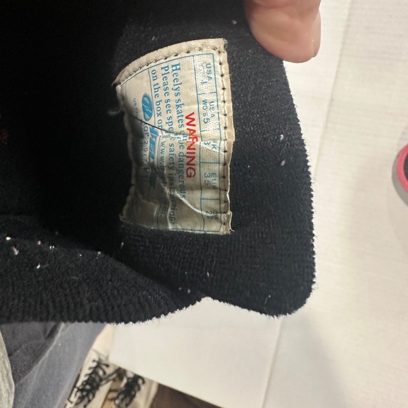 Heely’s women’s size 5 - Picture 5 of 5